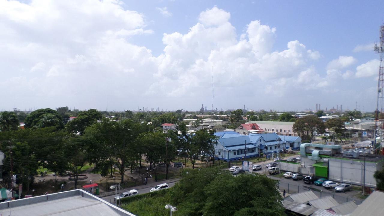 Metro Hotel Couva Kültér fotó