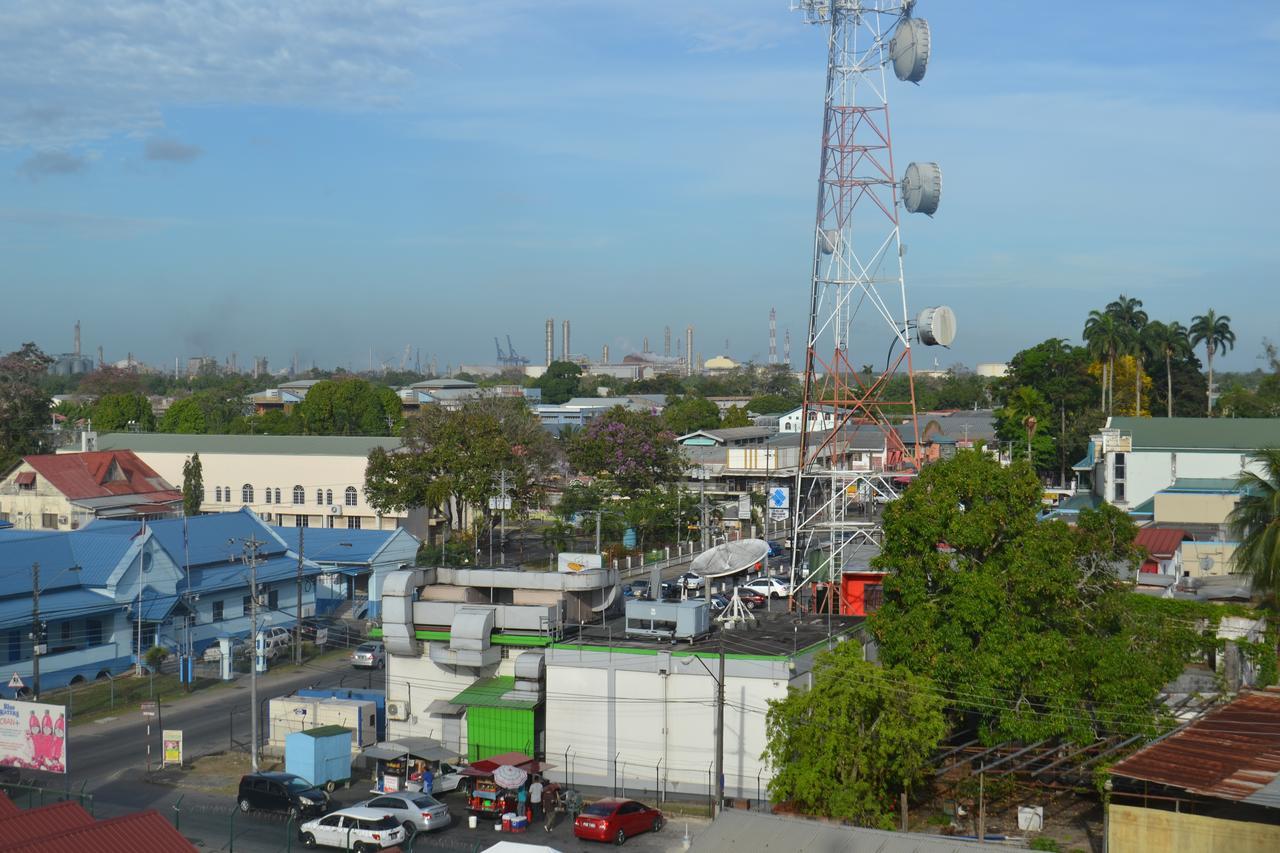 Metro Hotel Couva Kültér fotó