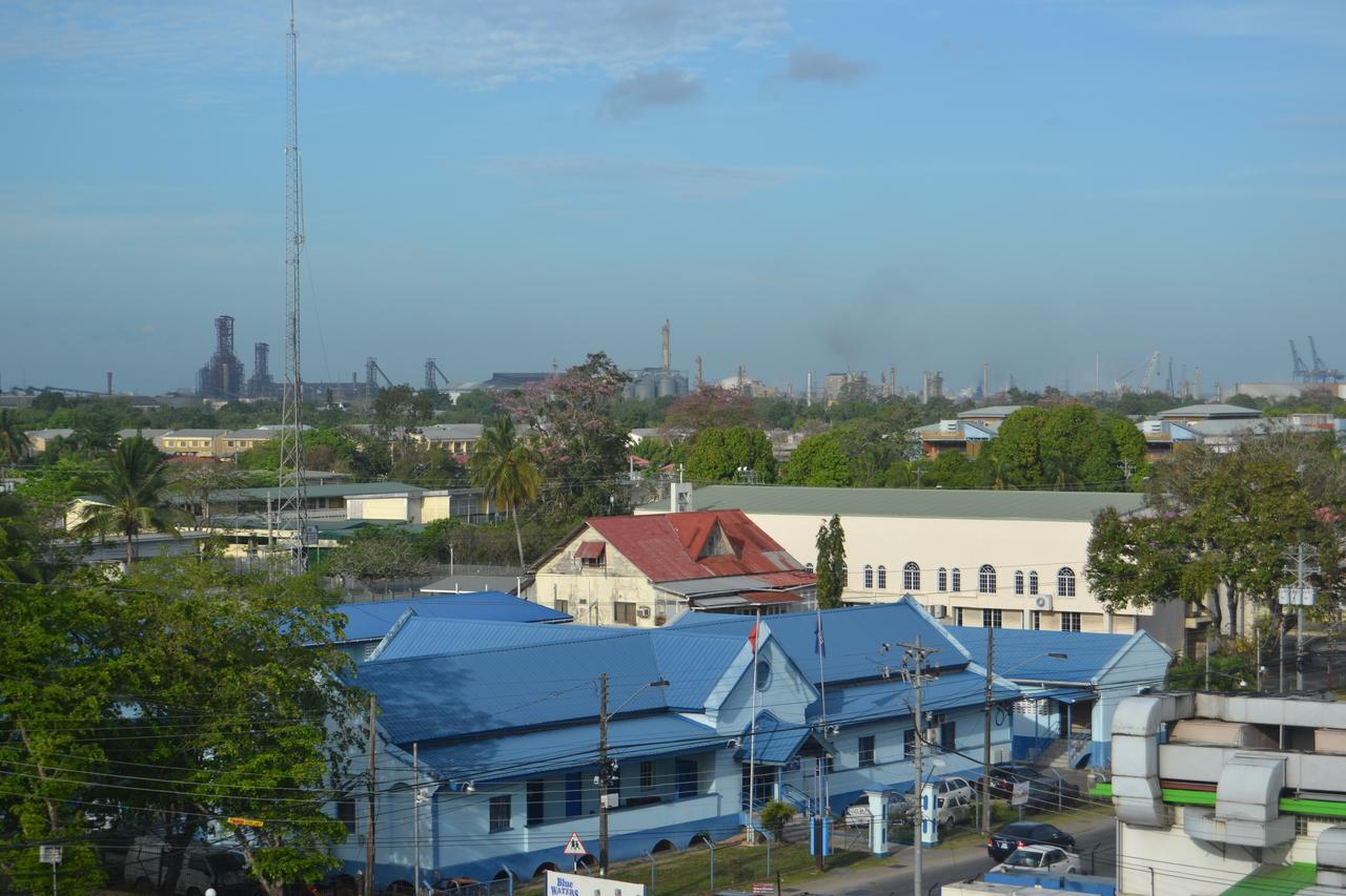 Metro Hotel Couva Kültér fotó